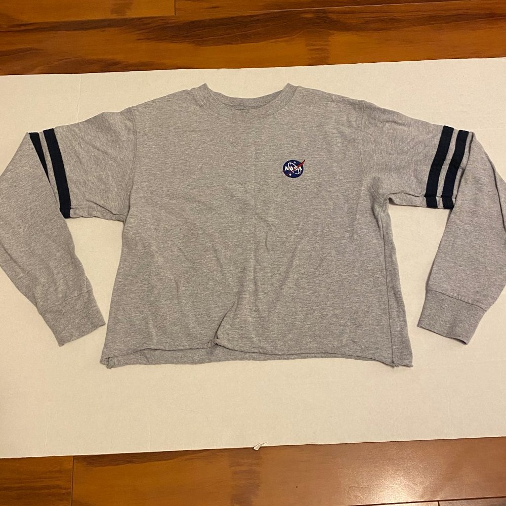 Gray "Nasa" tee